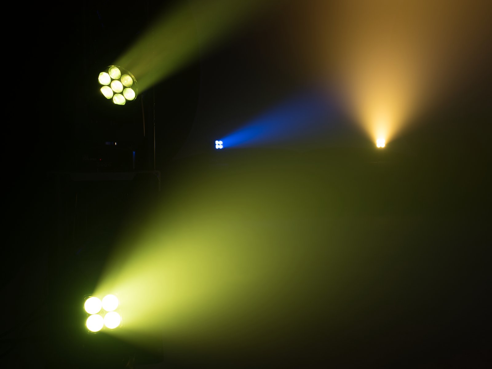 EUROLITE LED TMH-W63 Moving-Head Zoom Wash EUROLITE LED TMH-W63 Moving-Head Zoom Wash