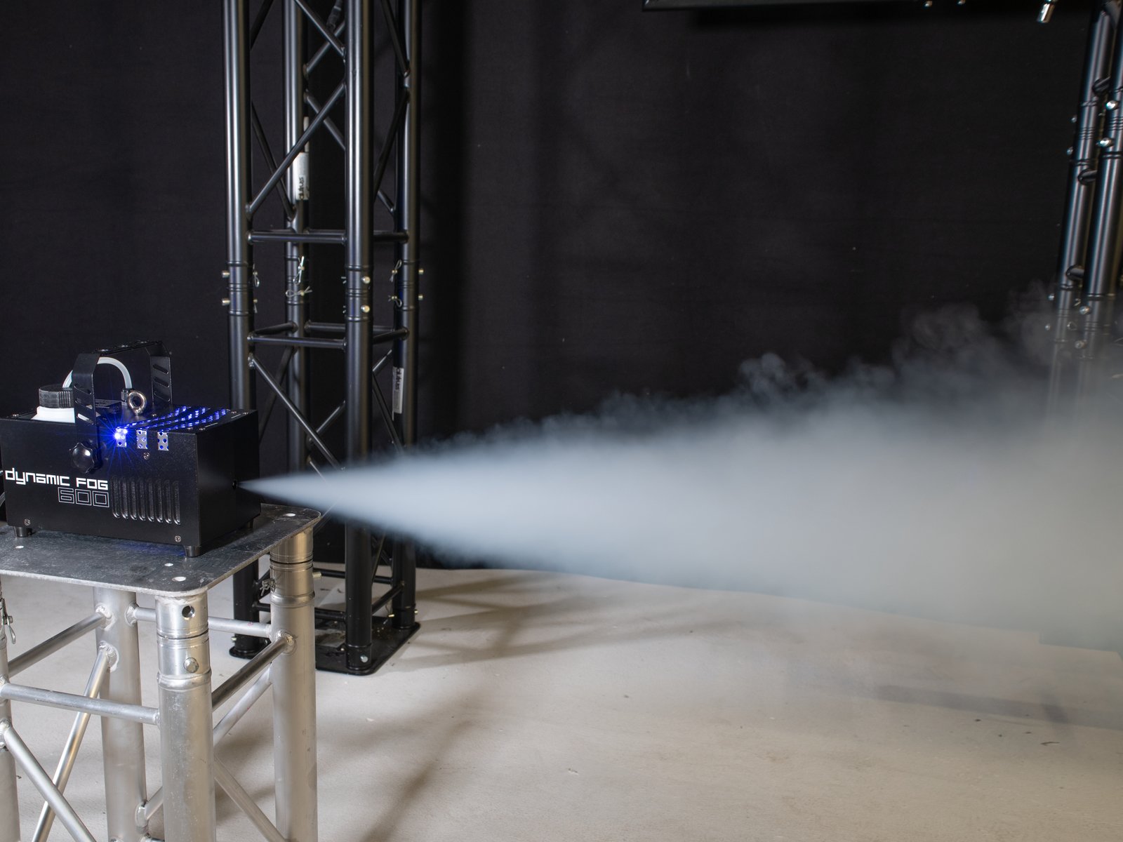 EUROLITE Set Dynamic Fog 700 + Fluide EUROLITE Set Dynamic Fog 700 + Fluide