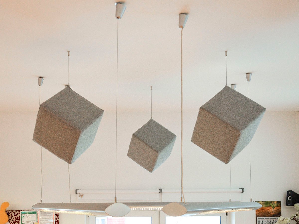 Akustik-Deckenwürfel aus BASOTECT®   Akustik-Deckenwürfel aus BASOTECT®